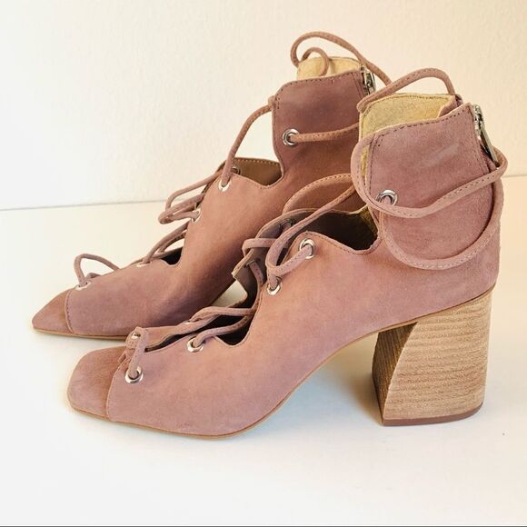 Vince Camuto Chunky Heel Gladiator Sandals‎ - Picture 3 of 7